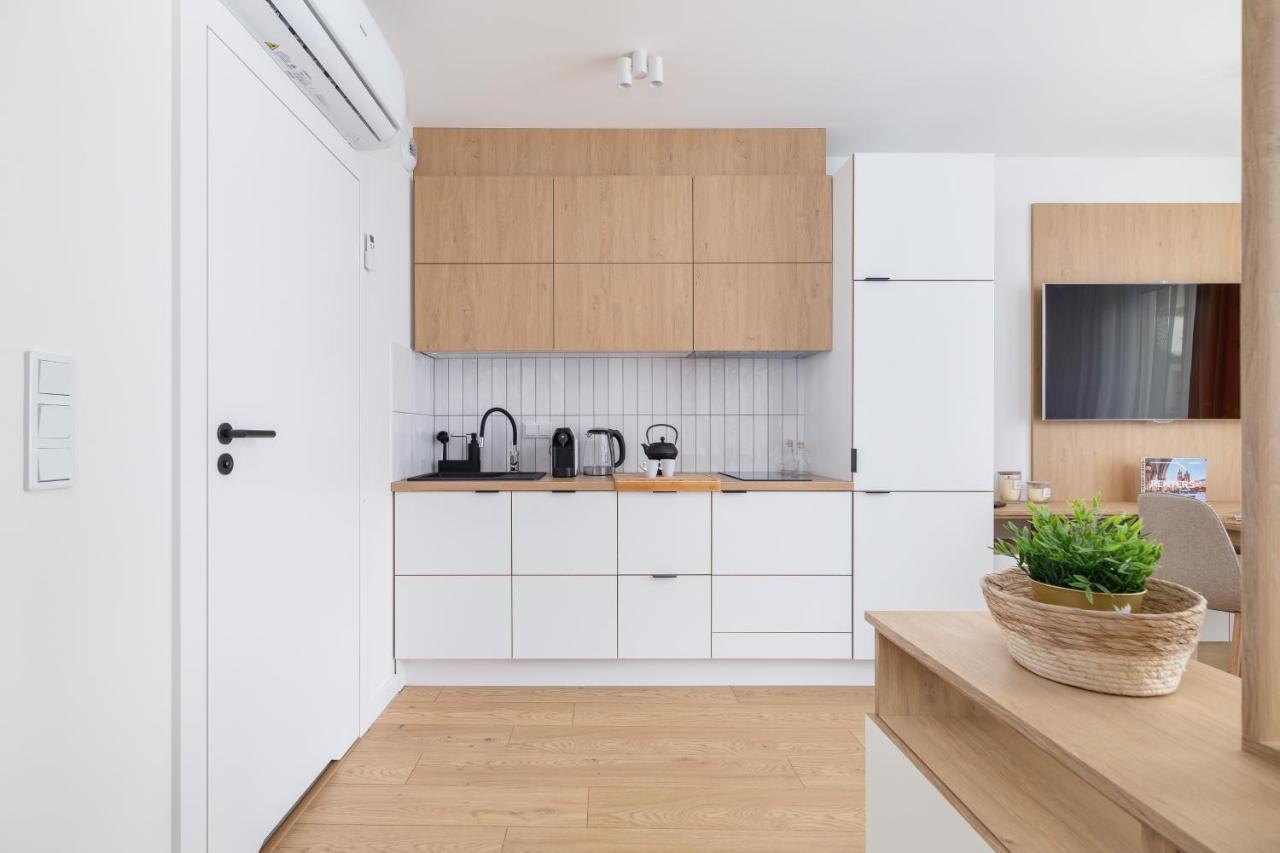 City Studio With Ac Czarnowiejska By Renters Краков Экстерьер фото